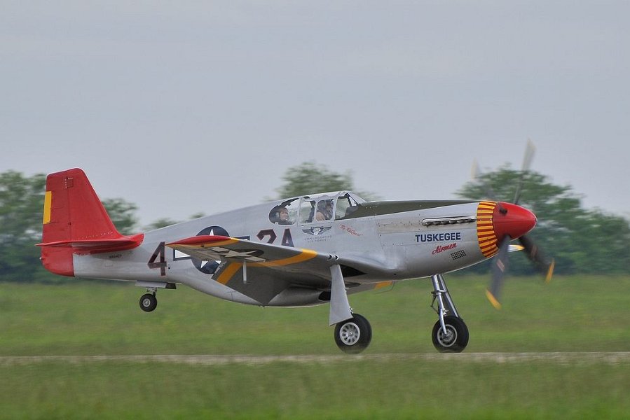 P tail. Мустанг р51. Red Tail Germany. P51 Mustang Red Tails. Mustang p51 Tuskegee Red Tail. Мустанг р51. Версия Red Tail.